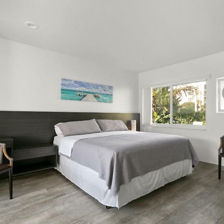 Elizabeth House Inn Диърфийлд Бийч Екстериор снимка