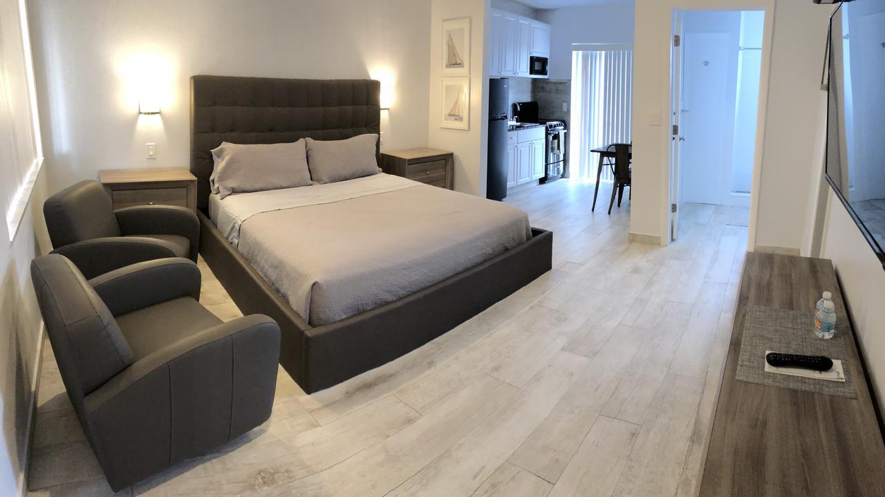 Elizabeth House Inn Диърфийлд Бийч Екстериор снимка